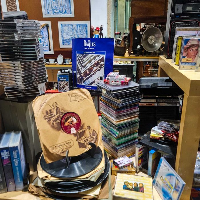 The Beatles 1967–1970 (Blue Album) – Cassete + Fascículo DeAgostini