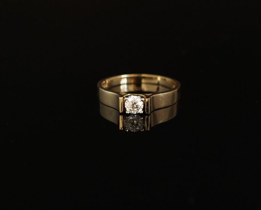Złoto 585 - NOWY złoty pierścionek z Diamentem. CERTYFIKAT