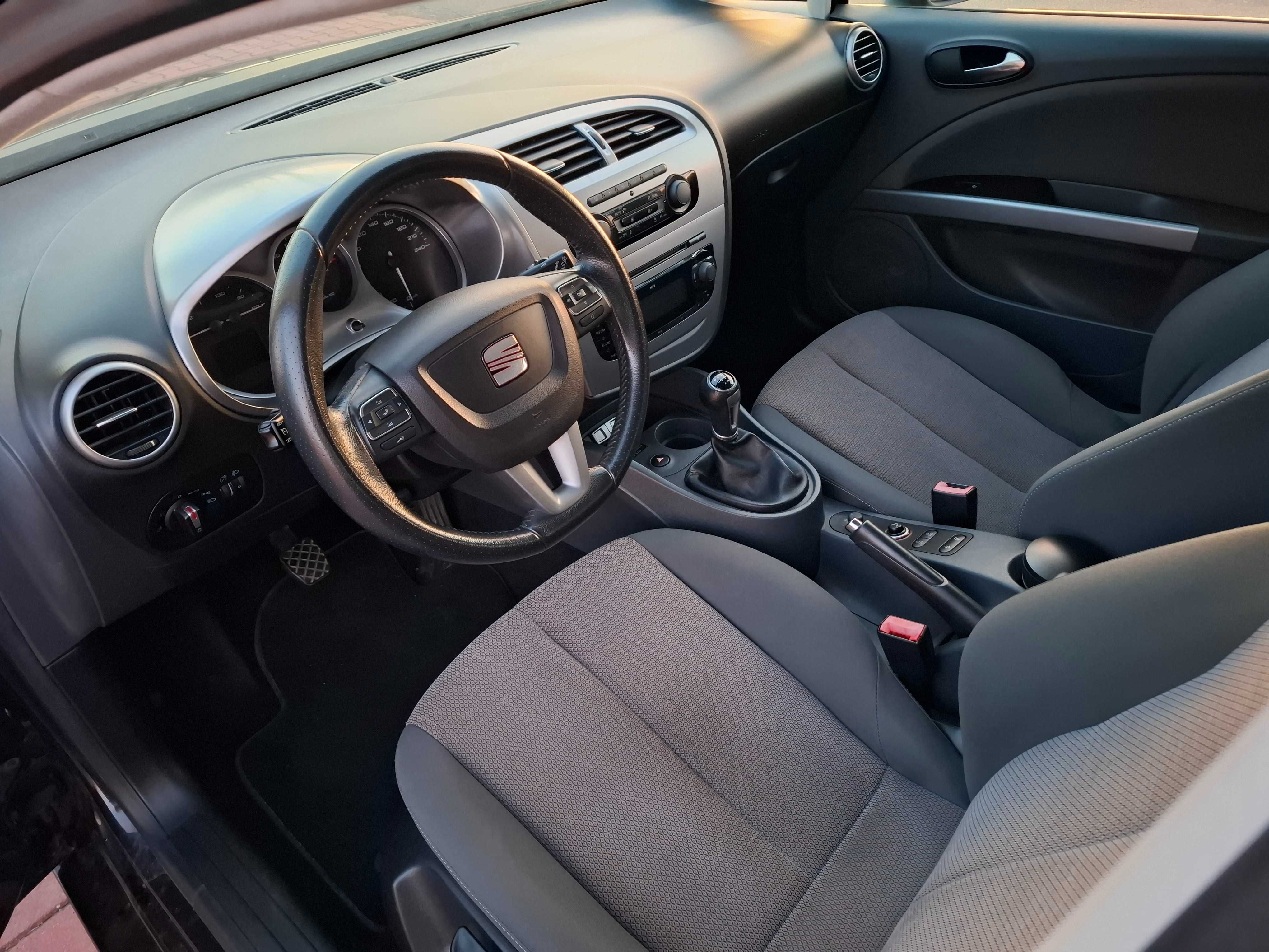 Seat Leon_1.4 benzyna_Serwis ASO_Bogata wersja_Zadbany