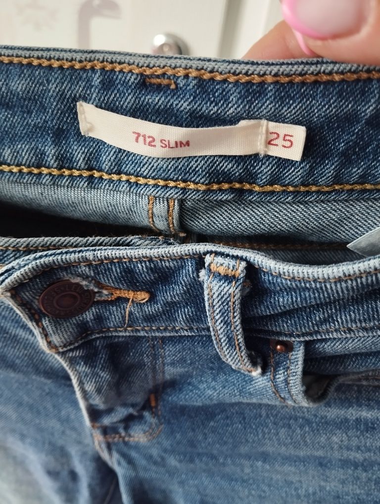 Jeansy skinny Levi's 712 slim roz 25