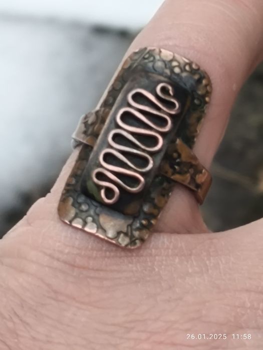 Stary miedziany nietuzinkowy pierścionek . Vintage