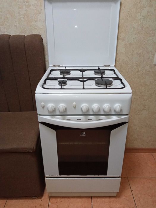 продам газову плиту INDESIT