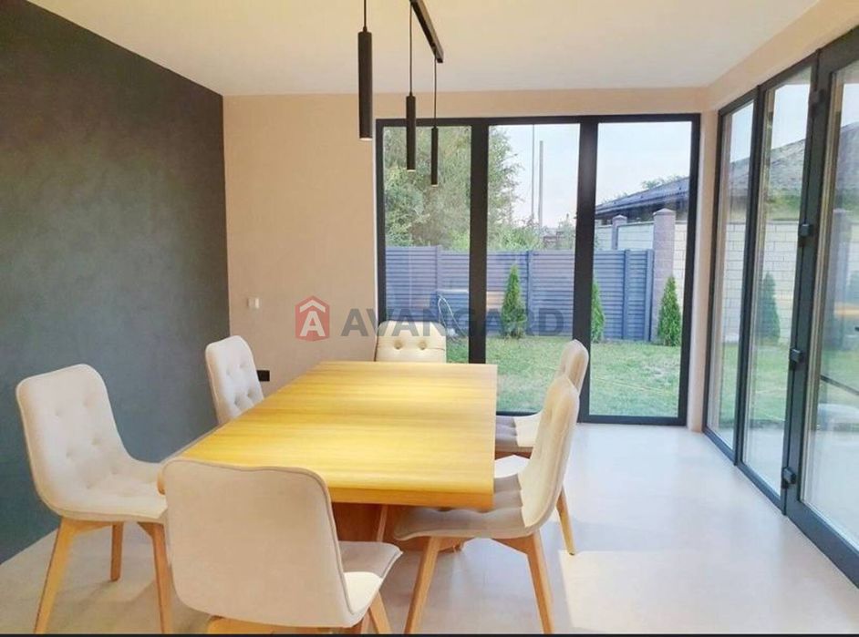 Продам современный дом. Новоалександровка