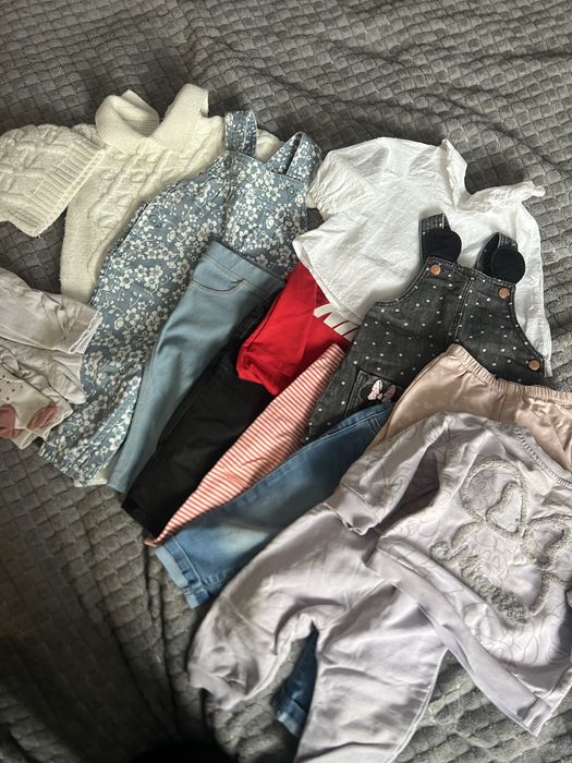 Віддам безкоштовно одяг для дівчинки