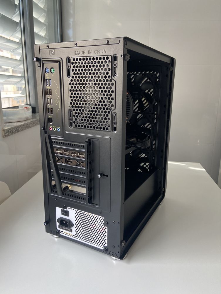 Pc Gaming Custom Xeon 12c/24t RX 6600 1tb nvme Win11 Wifi