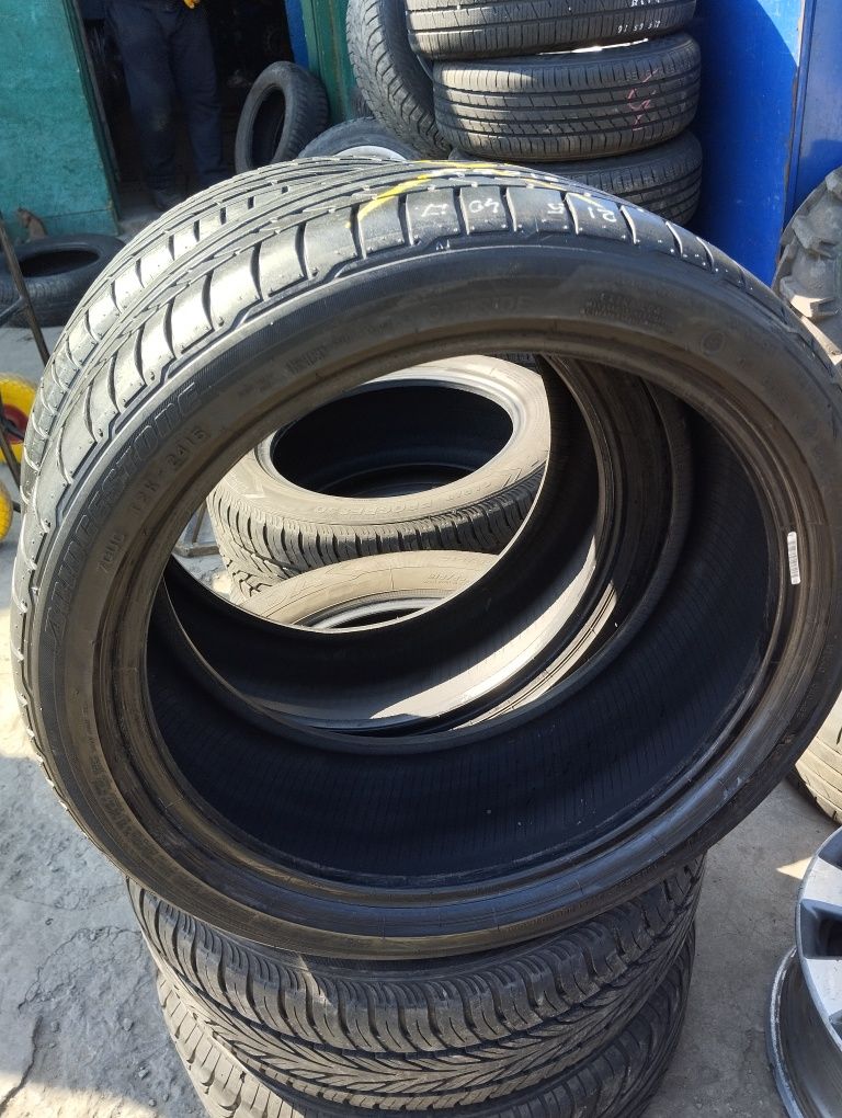 Пара літніх шин Bridgestone 215/40/17