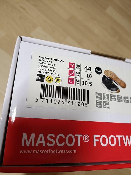 Робоче взуття, кросівки  Mascot Boa s1p нове