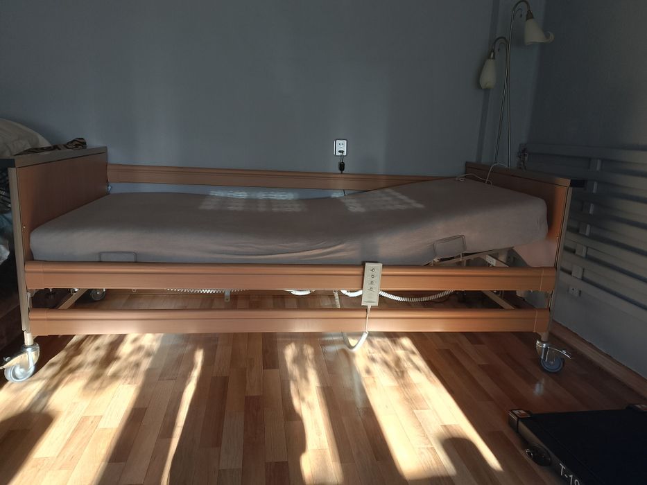 Łóżko rehabilitacyjne Luna Basic z materacem