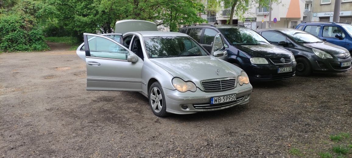 Sprzedam samochód Mercedes Benz c 180