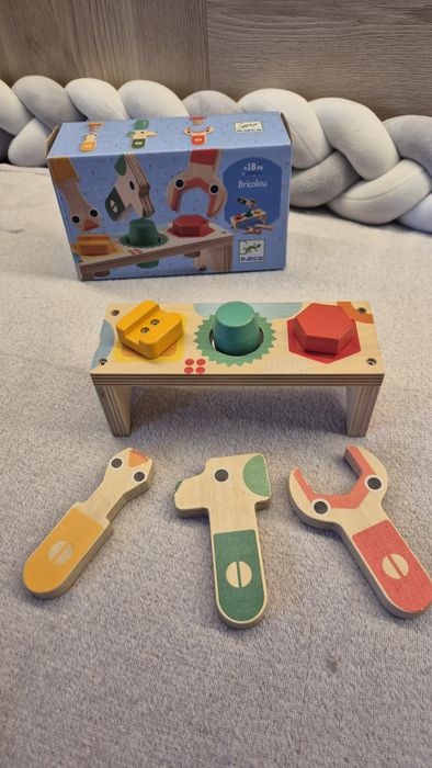 Drewniany stół warsztatowy dla maluszka