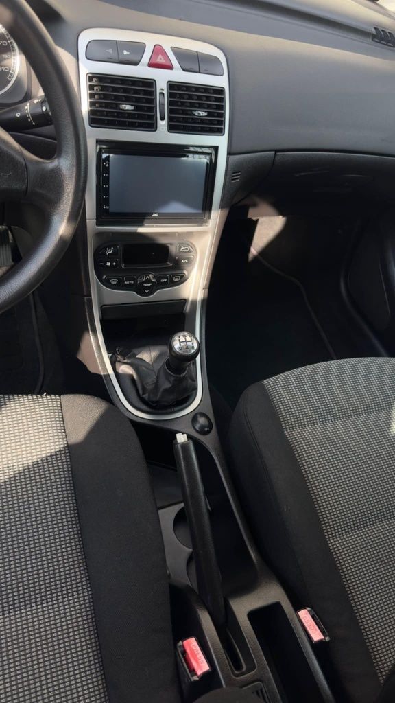 Peugeot 307 1.4hdi 2 lugares com ac 2004