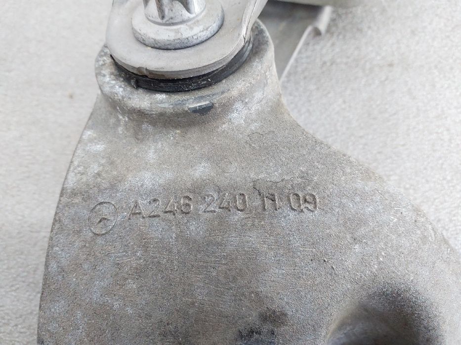 Suporte genérico MERCEDES-BENZ CLA Coupé (C117)