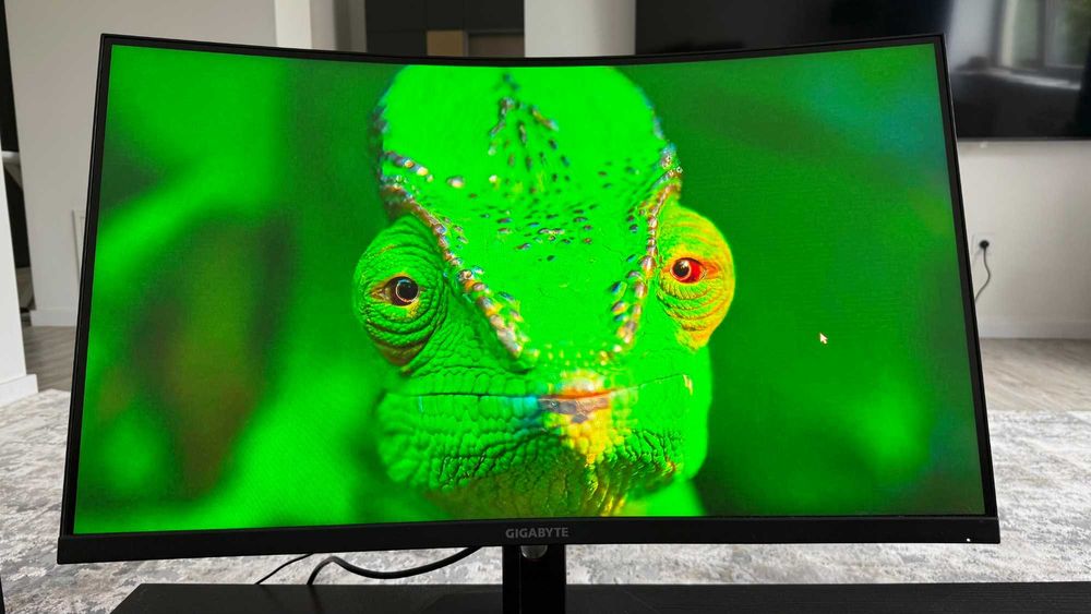 Монитор 32" GigaByte M32QC Gaming Monitor