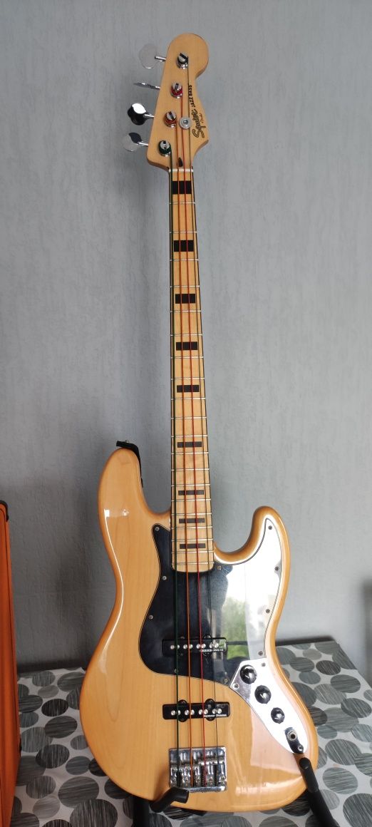 Squire Jazz bass vintage modified używana.