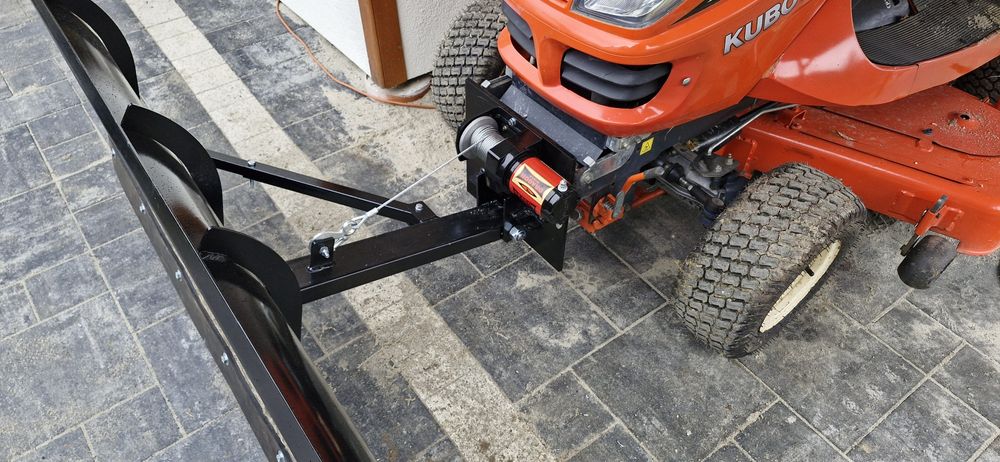 Pług do śniegu kubota gr 2120  gr2120 do traktorka kosiarki