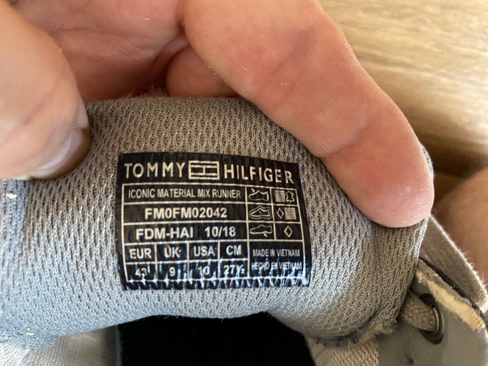Buty sportowe Hilfiger wiązane na sznurówki