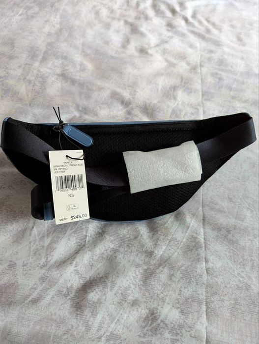 Сумка на пояс (бананка) с натуральной кожи Michael Kors Varick Blue