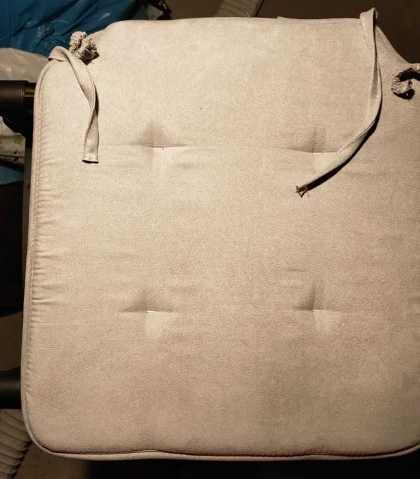 **Poduszka na krzesło, siedzenie 41x43x3 jasnoszara**