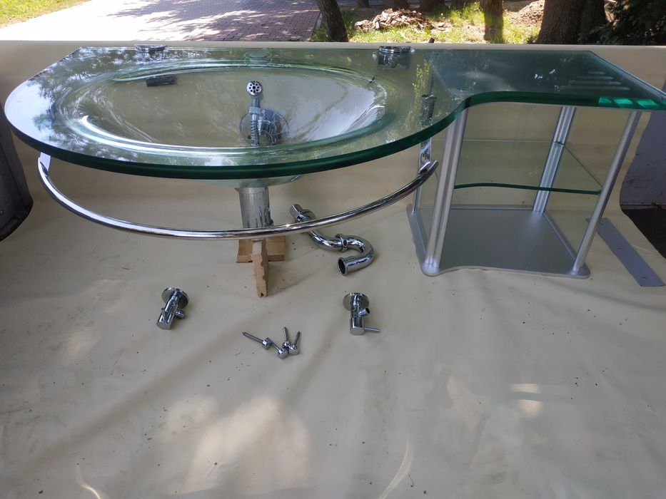 Umywalka szklana glass z półką aluminiową wisząca im