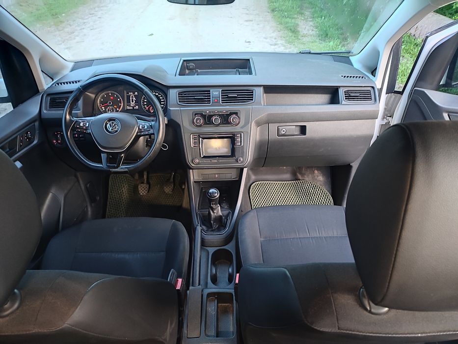 Volkswagen Caddy 2016 5-містний