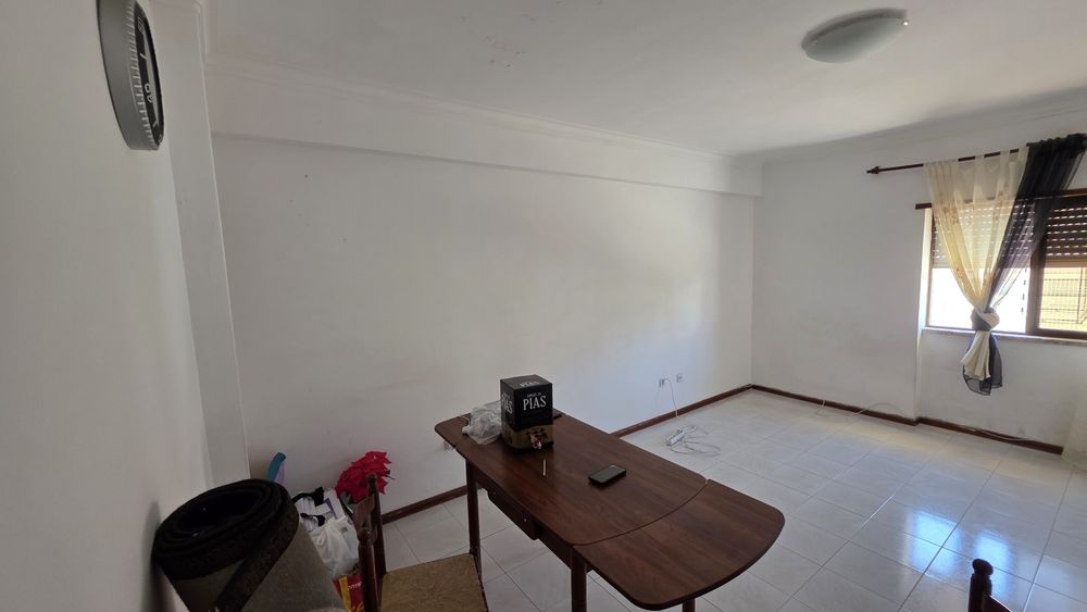 T2 baixa da banheira 107 m2.