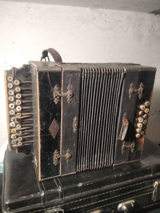 Гармошки Тульські всі робочі грають.можна для декору чи реставрацію.