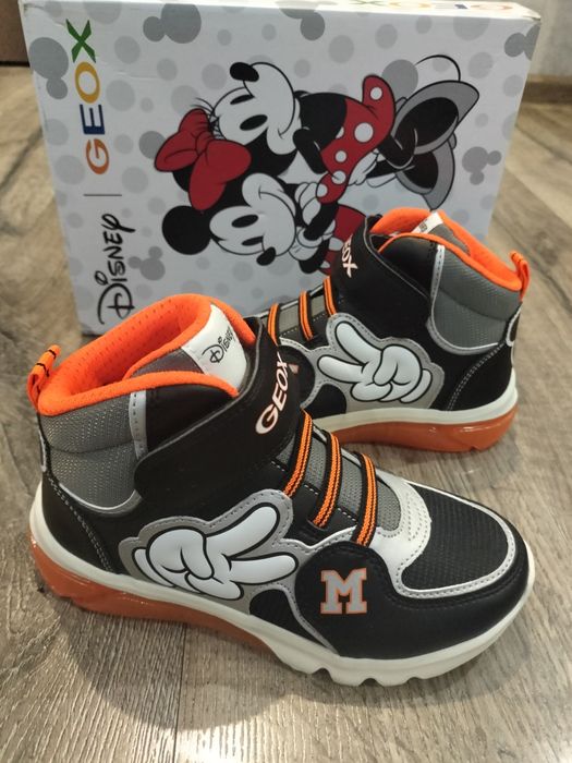 Черевики Geox Cyberdron р 31 з вогниками