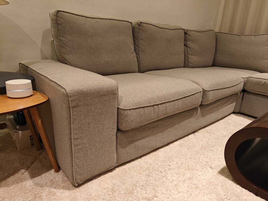 Sofá Kivik canto 4 lugares Tibbleby bege/cinzento