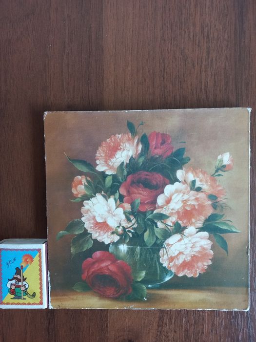 Картина пионы напечатана на деревянной основе