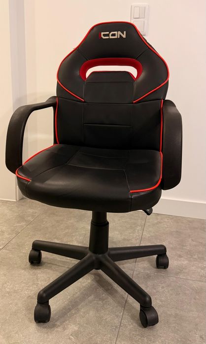 Cadeira Gaming Preta e Vermelha