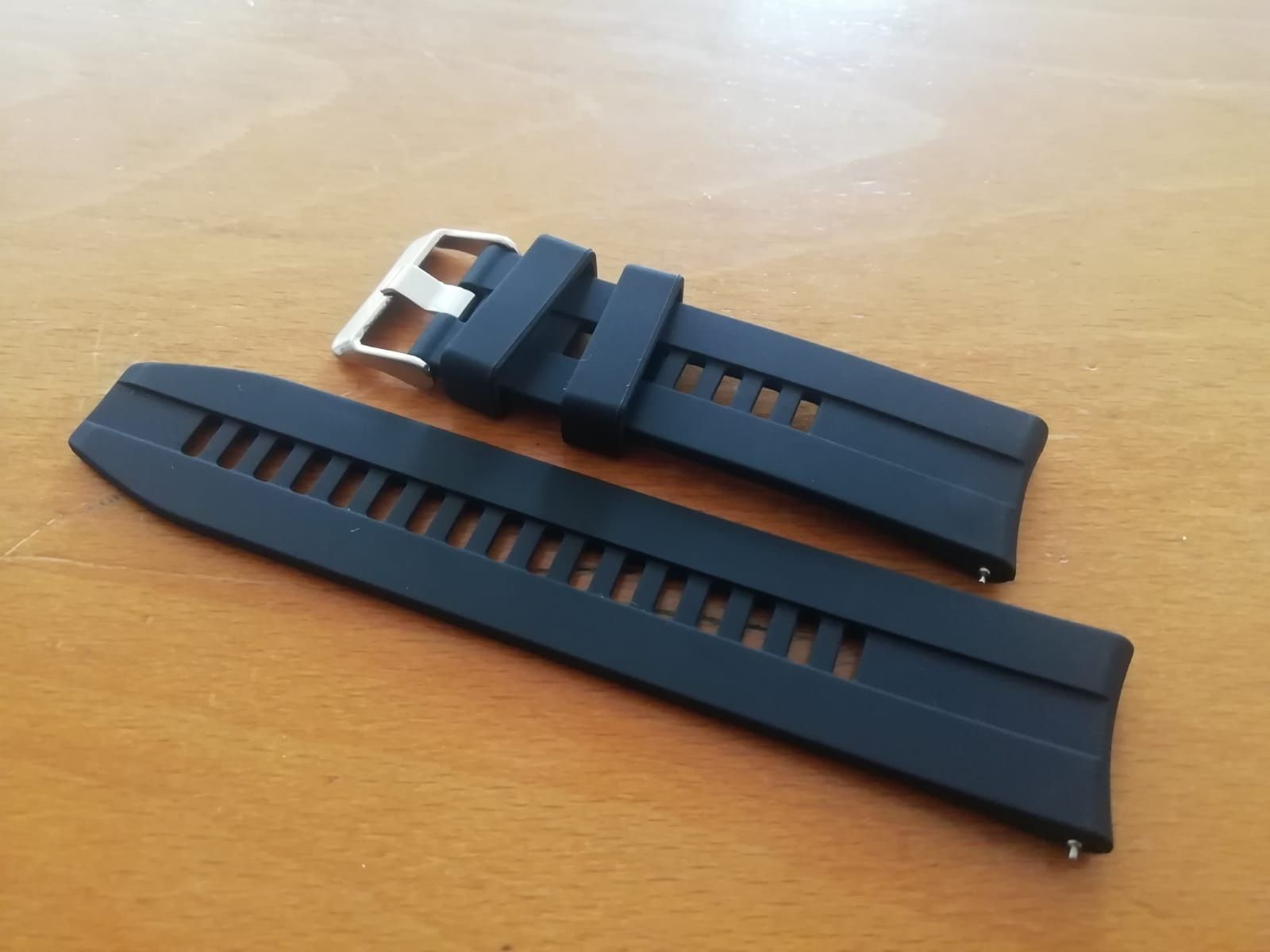Bracelete 22mm em silicone (Novo) Preta