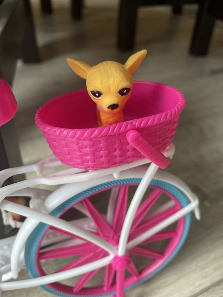 Barbie na rowerze + dodatki