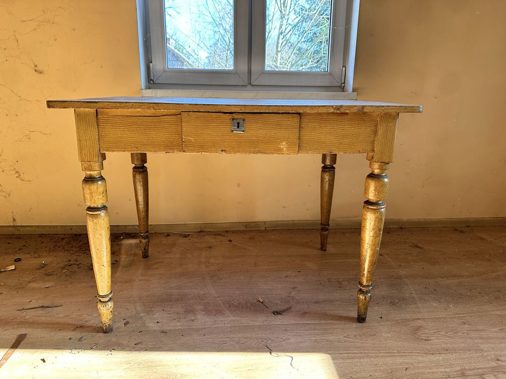 Stary drewniany stol PRL do renowacji odnowienia 114x70cm