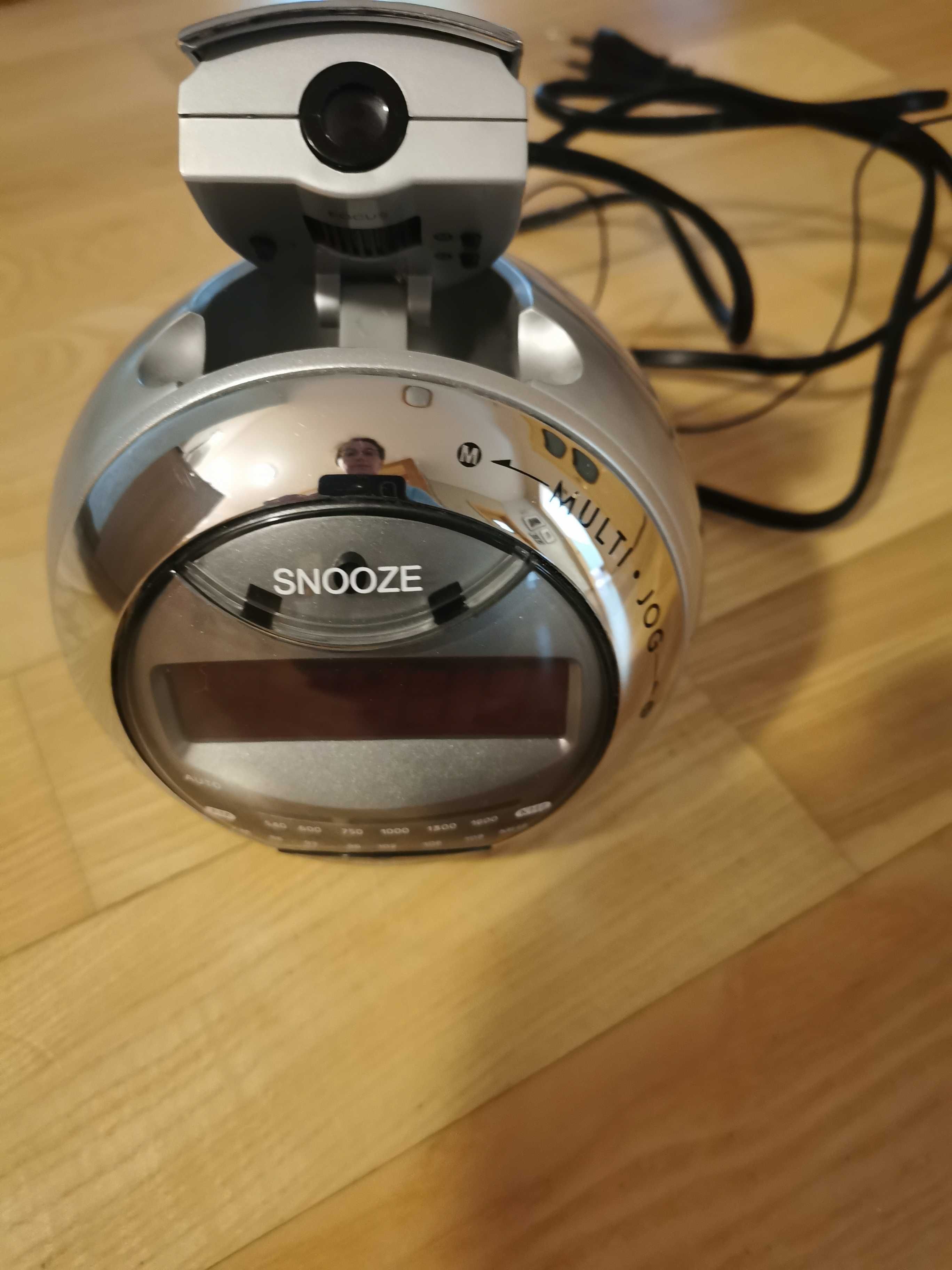 Radio budzik z projektorem Watson UR 4608P.