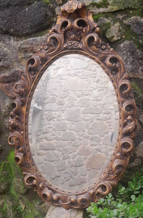 Moldura com Espelho Antigo
