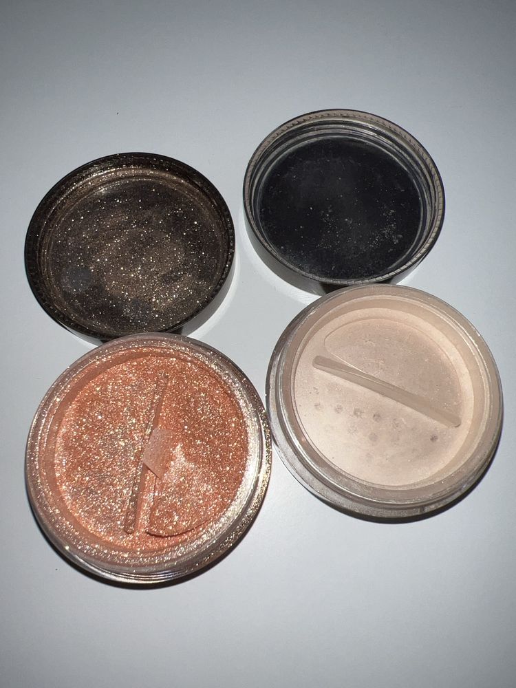 Clare Blanc puder rozswietlajacy Magic Dust Peachy Gold Oh Glow matt l
