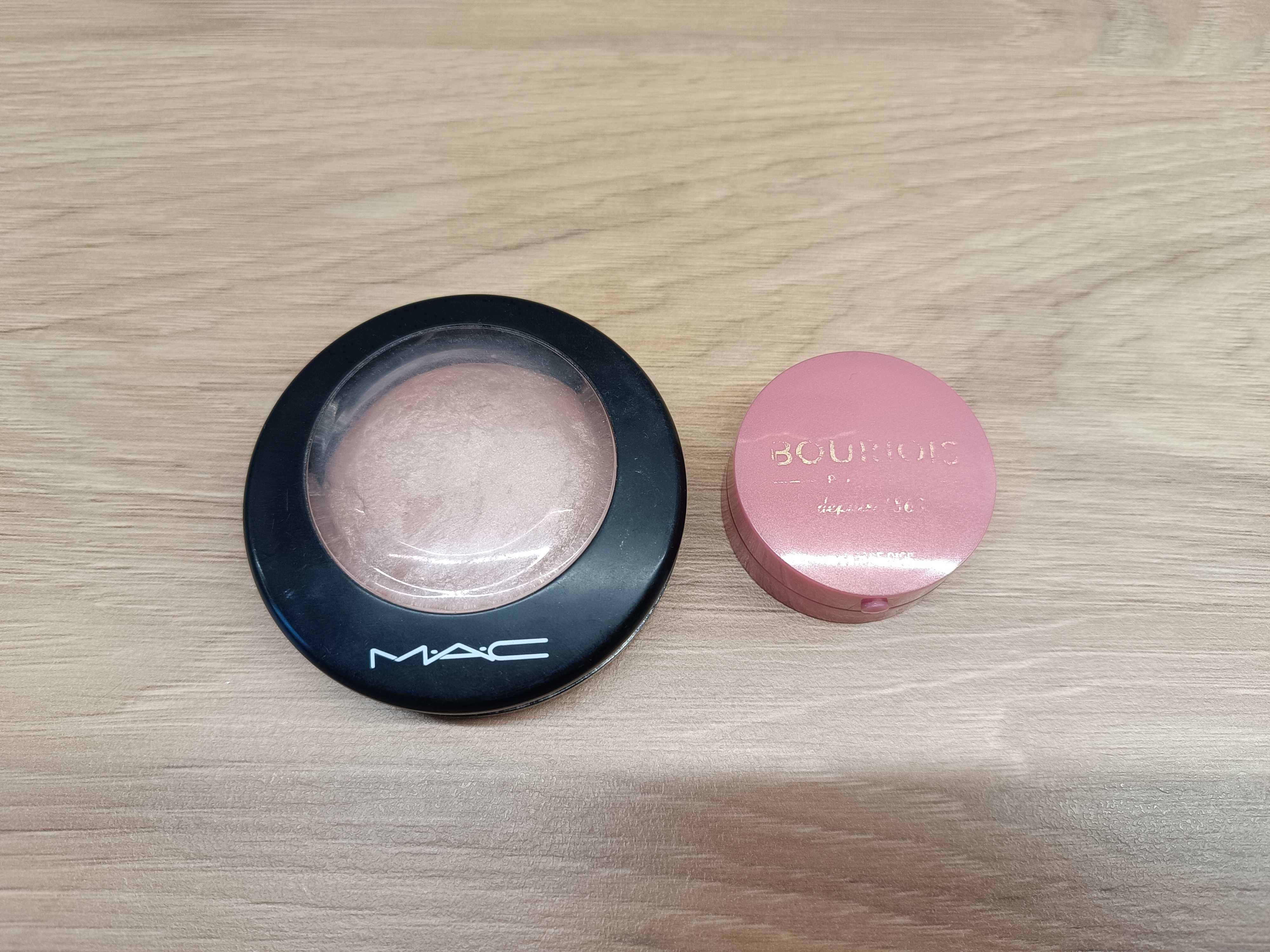 Rozświetlacz mac soft&gentle róż Bourjois