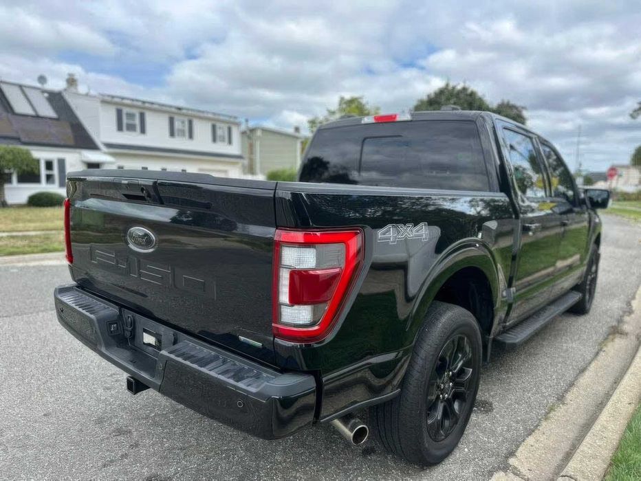 Ford F-150 Lariat SuperCrew      2022