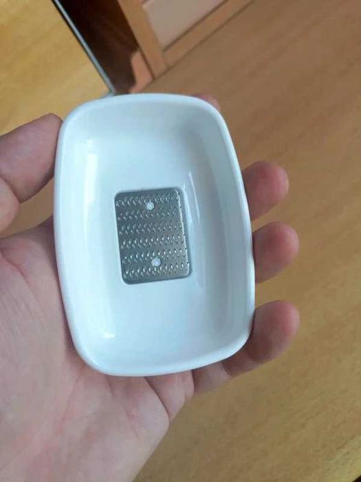 Nowa fajna mini tarka rozdrabniacz do imbiru czosnku z miseczką