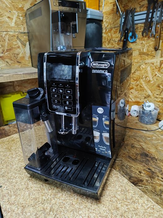 Кофемашина,кавомашина Delonghi Dinamica Капучино 2022 год