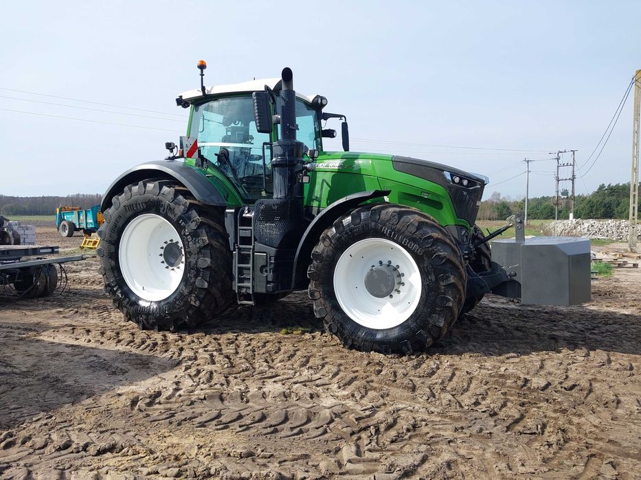 Wynajem ciągnika rolniczego Fendt 824