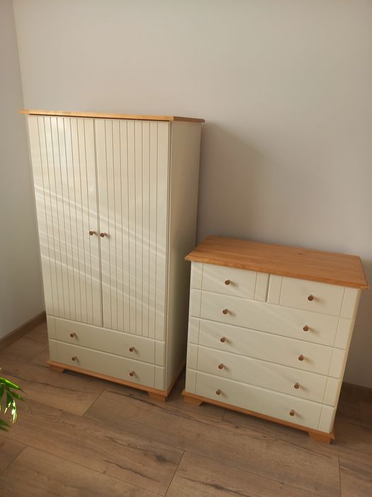 Drewniana Norweska szafa i komoda