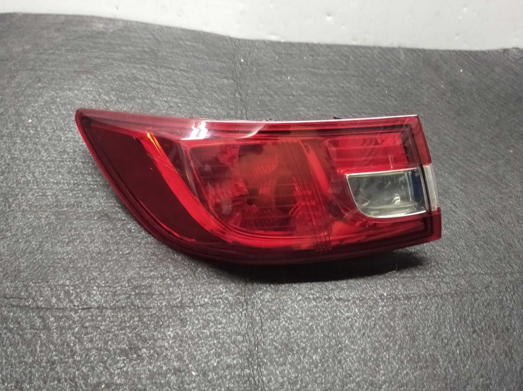 Renault Clio IV lampa lewy tył