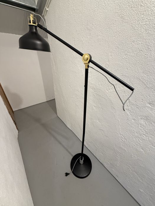 Candeeiro de canto IKEA