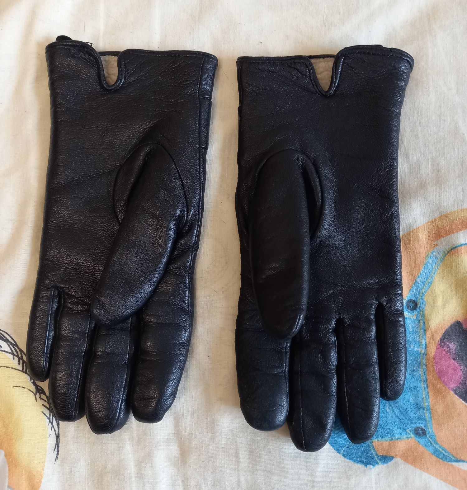 Продам женские кожаные зимние перчатки
