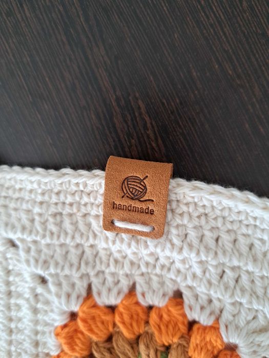 Mala feita á mão em croché