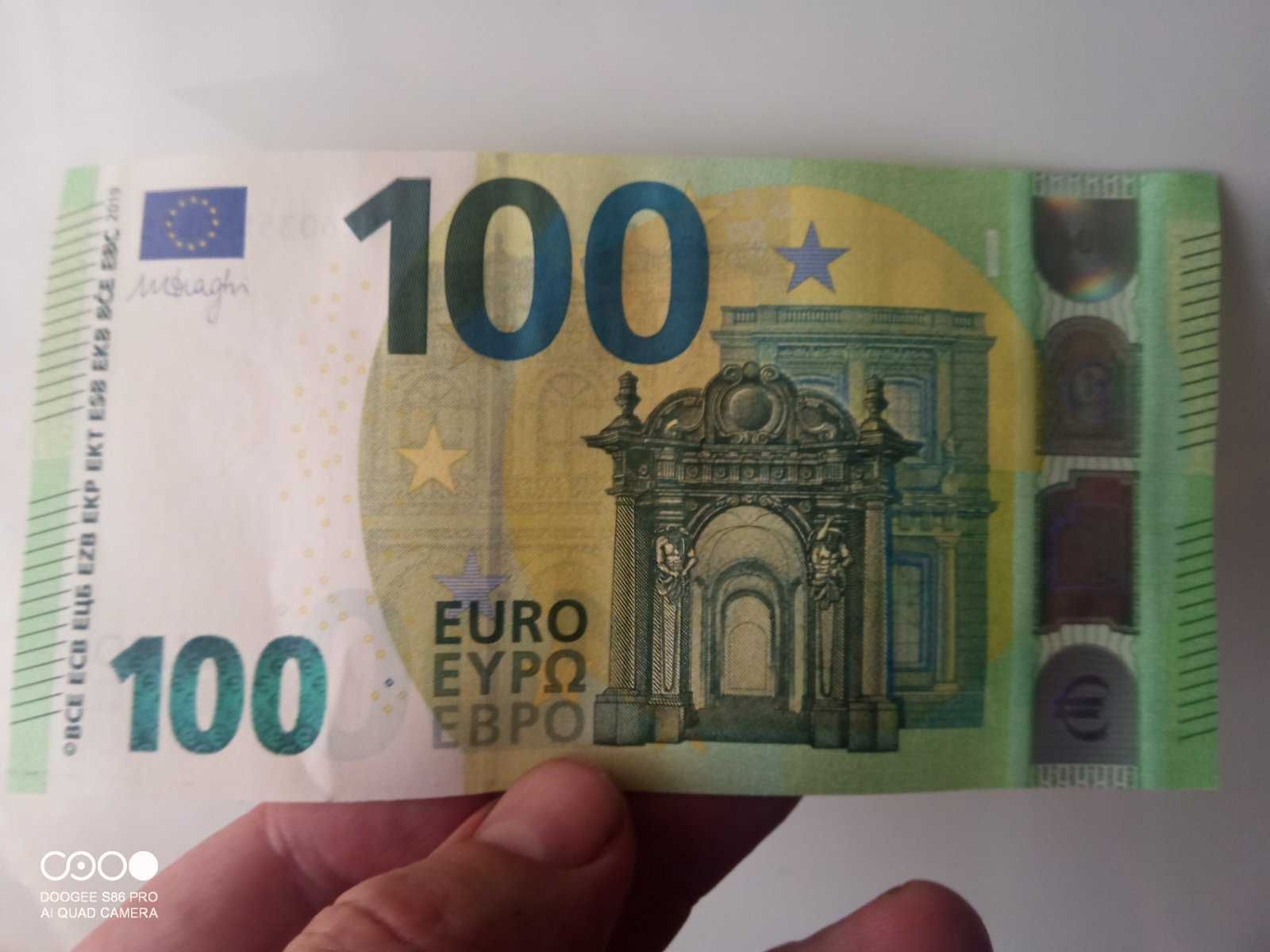 Купюра 100 евро (с красивым номером)