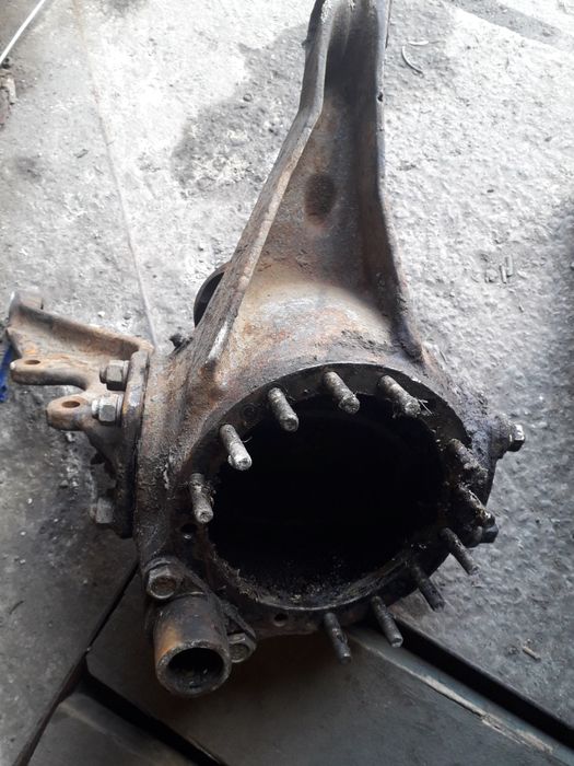 Поворотний кулак Камаз 4310.