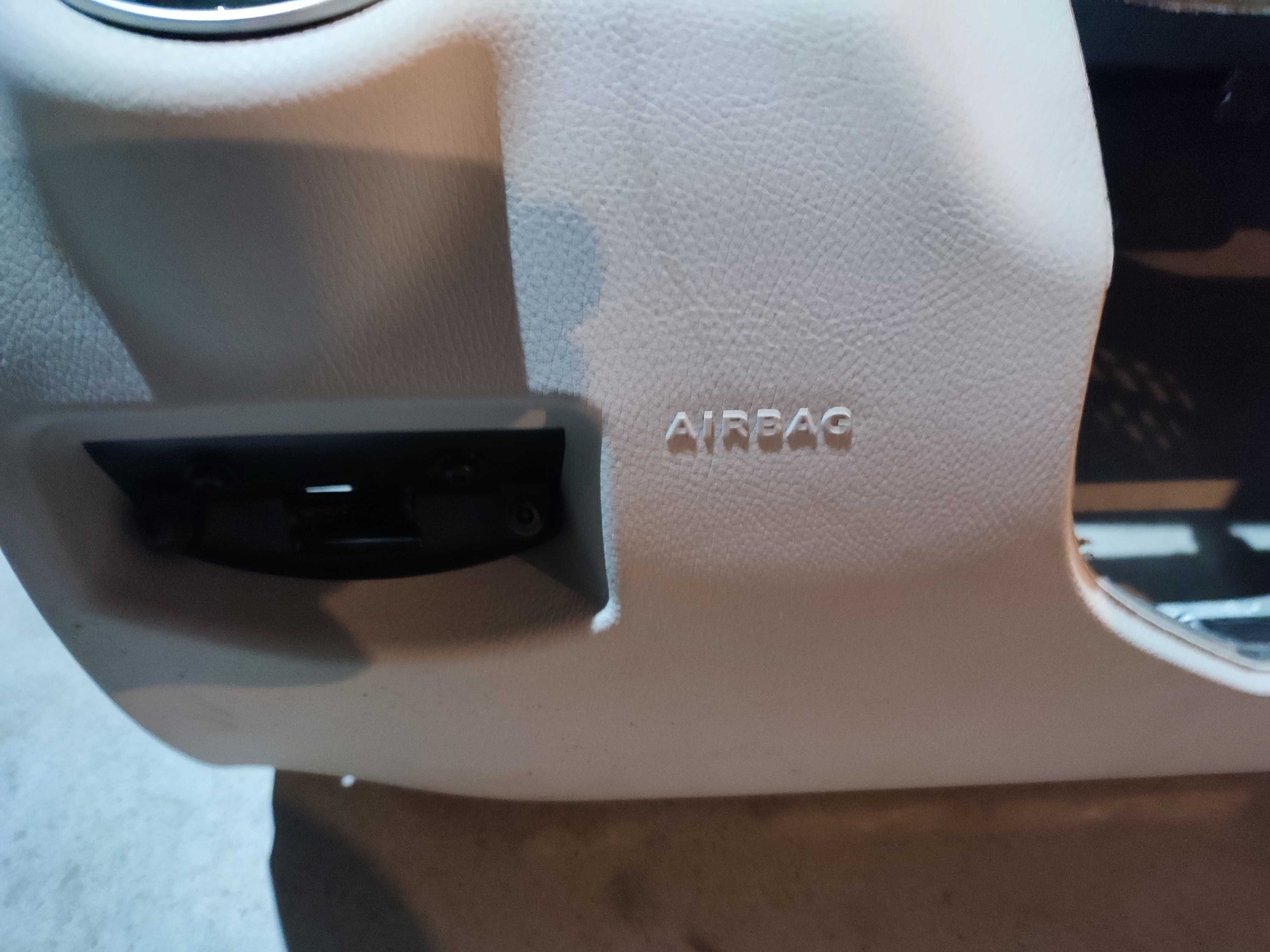 C klasa W204 LIFT konsola  deska airbag poduszki