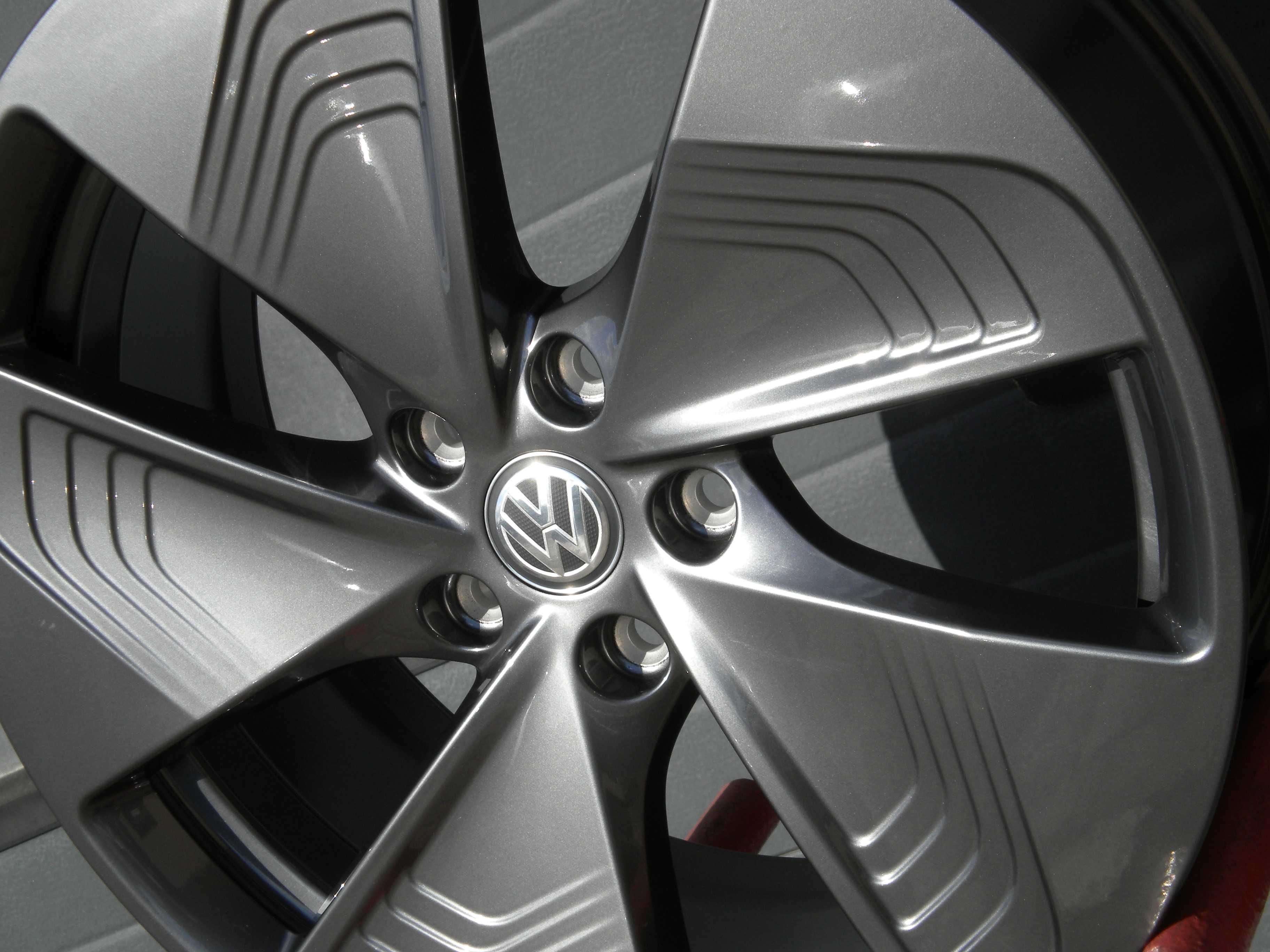 Felgi aluminiowe 18 5x112 OE Cupra Born Vw Golf VI VII VIII Touran